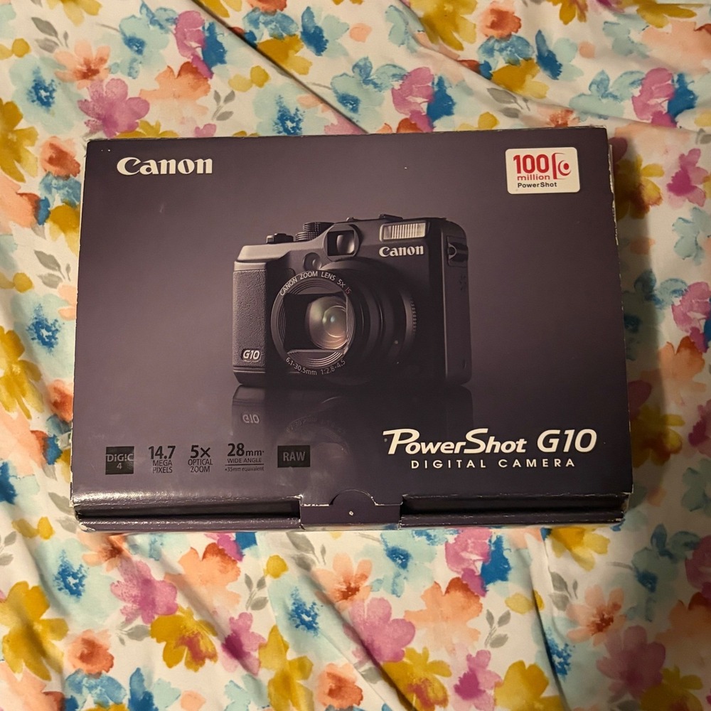 Canon PowerShot G10 14.7MP Digital Camera Black 5x Zoom Wide Angle Bundle -READ
